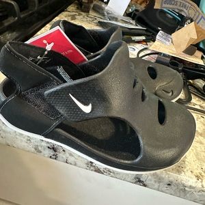 Nike sandals. Size 9C